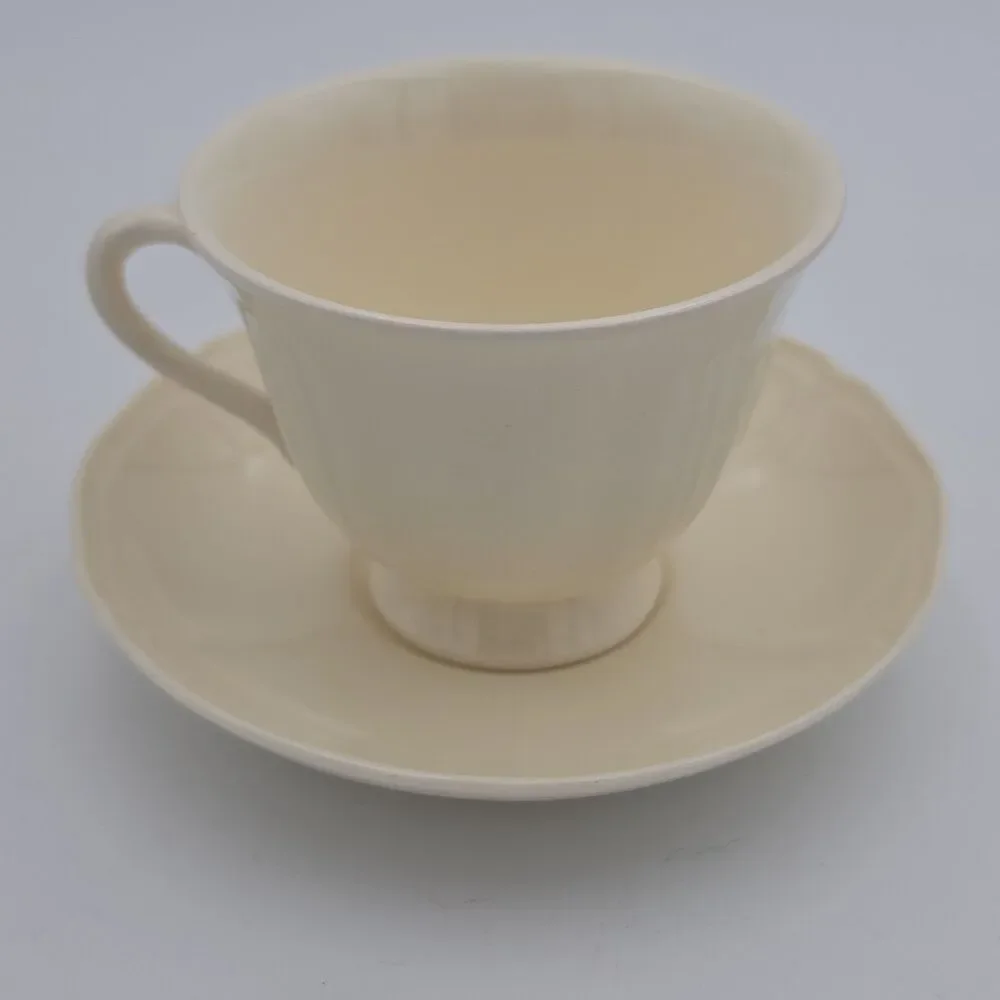 Wedgwood Queen's Shape Cream Ivory Cup & Saucer Made in England Etruria Barlasto